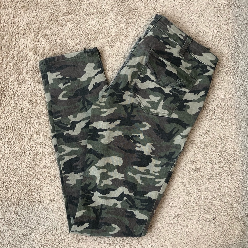 NWOT Spoon Jean Distressed Camo Jeans